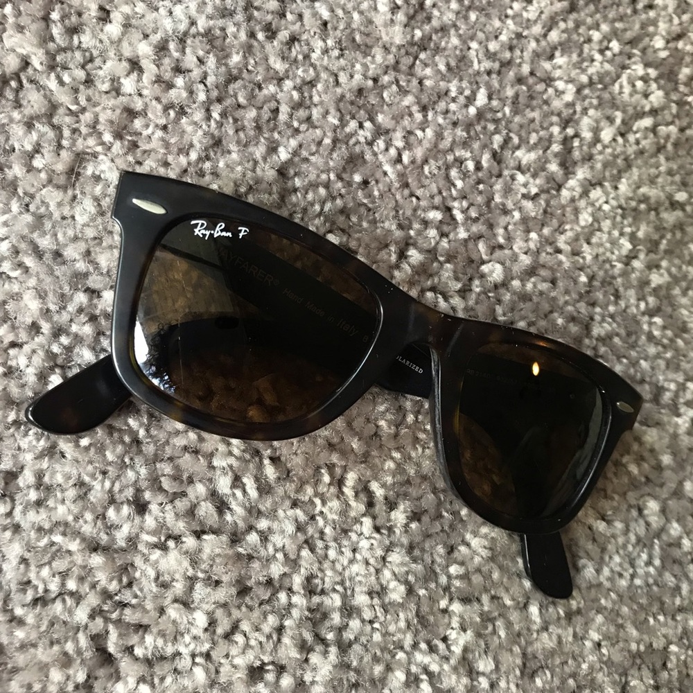 🕶 RAYBAN sunglasses